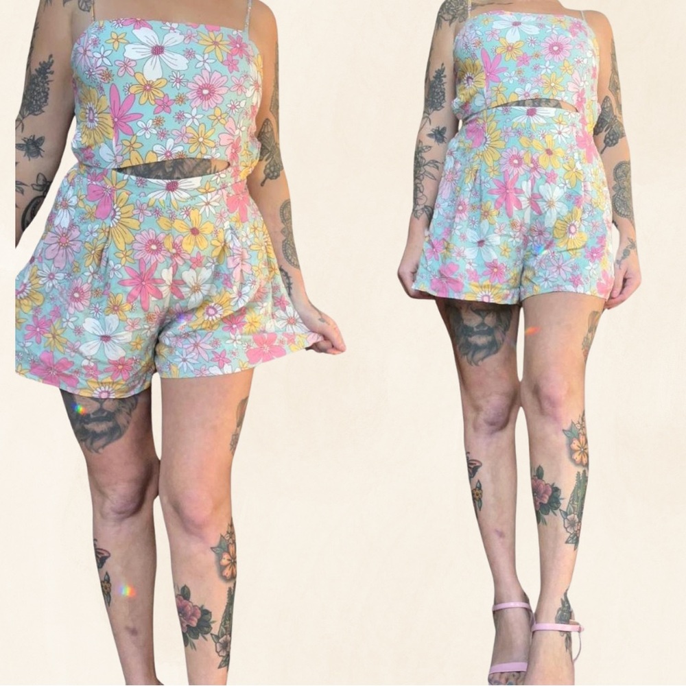 Floral Women's Romper with cutout and open back - Multicolor